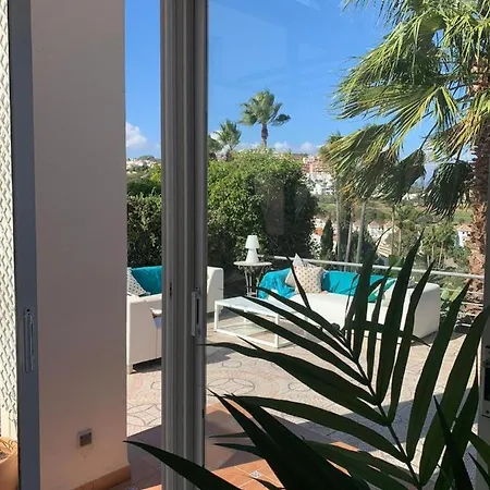 Rosa Luxury Private Large To Rent *