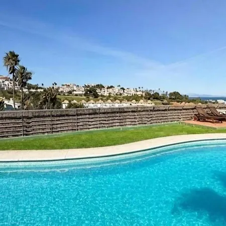 Pool- Aircon- Quiet&peaceful- Familyfriendly *